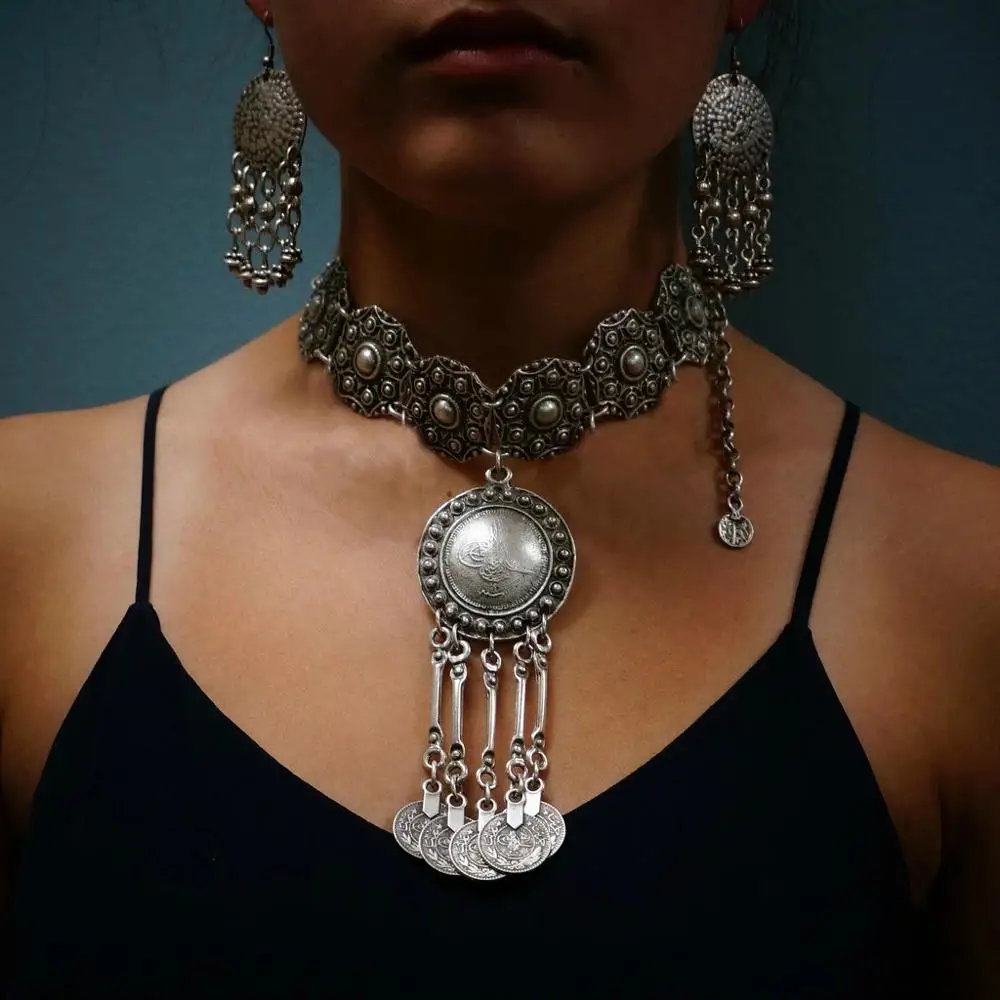 European fashion Retro style Bohemia coin Necklace Round Pendant Multilayer Chain Vintage Necklace Jewelry Fashion For Women.
European fashion Retro style Bohemia coin Necklace Round Pendant Multilayer Chain Vintage Necklace Jewelry Fashion For Women.