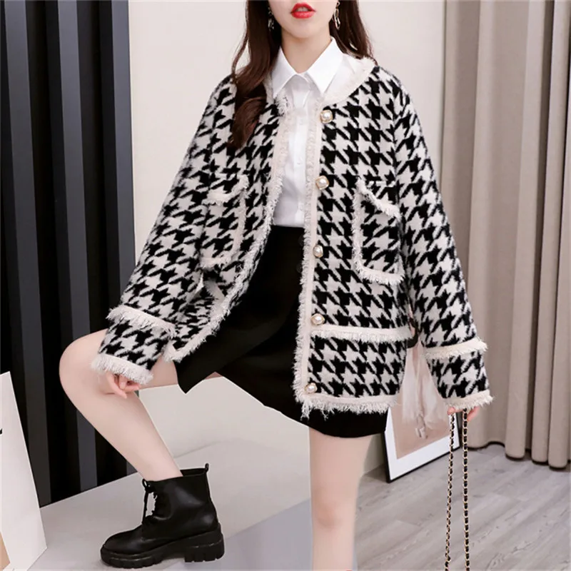 2020 Autumn And Winter New Fashion Houndstooth Imitation Mink Fluffy Pearl Buckle Small Fragrance Short Sweater Women JacketC297
2020 Autumn And Winter New Fashion Houndstooth Imitation Mink Fluffy Pearl Buckle Small Fragrance Short Sweater Women JacketC297