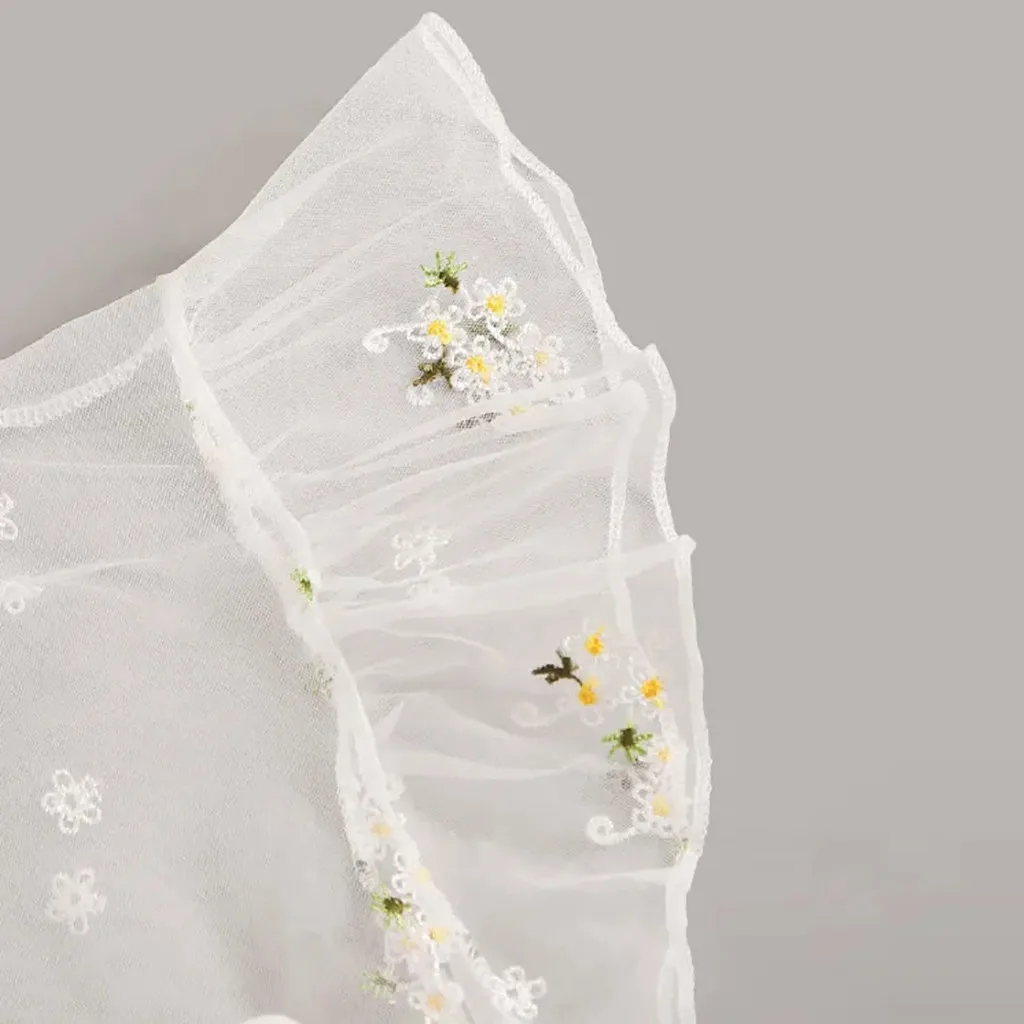 Sexy Women Bra Lingerie Set Embroidery Lace Strapless Bowknot Bras Thong Set Underwear Sleepwear Lingerie Sets Tops+Briefs+Bras
Sexy Women Bra Lingerie Set Embroidery Lace Strapless Bowknot Bras Thong Set Underwear Sleepwear Lingerie Sets Tops+Briefs+Bras