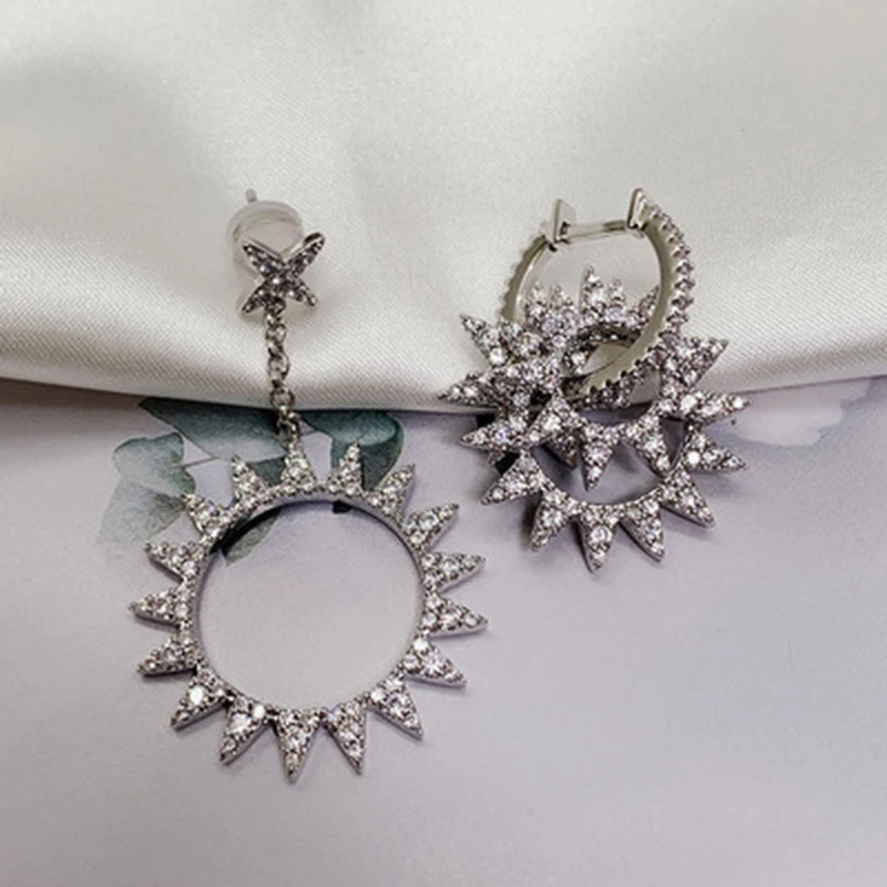 925 Sterling Silver Earrings Brooch Three-color Rose Gold Micro-inlaid High-quality Luxury Brand 1:1 Replica Personality Jewelry
925 Sterling Silver Earrings Brooch Three-color Rose Gold Micro-inlaid High-quality Luxury Brand 1:1 Replica Personality Jewelry