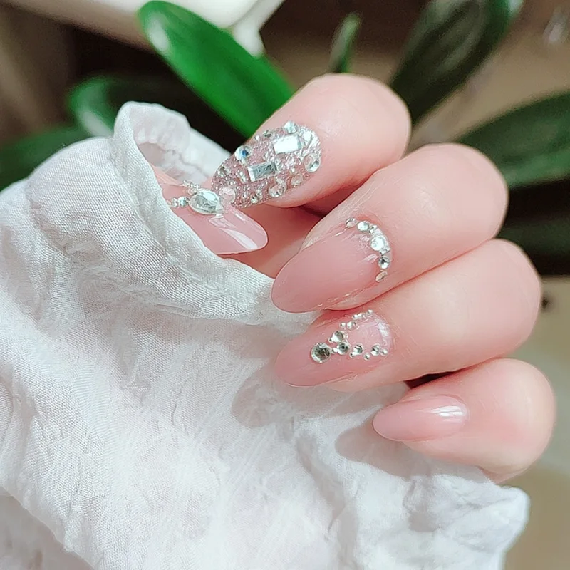 2021 24pcs Diamonds Wear Fashion Manicure Patch False Nails Save Time Wearable Nail Patch with Glue
2021 24pcs Diamonds Wear Fashion Manicure Patch False Nails Save Time Wearable Nail Patch with Glue