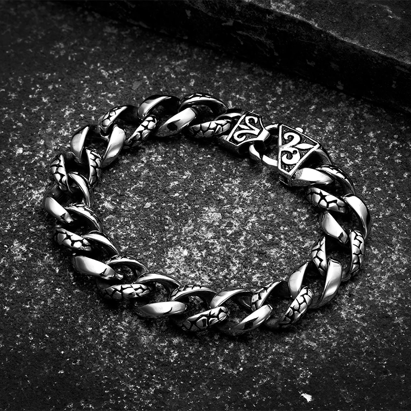 Men‘s dragon pattern punk bracelet fashion creative style Titanium steel snake woman's casting Bracelet personality hand jewelry
Men‘s dragon pattern punk bracelet fashion creative style Titanium steel snake woman's casting Bracelet personality hand jewelry