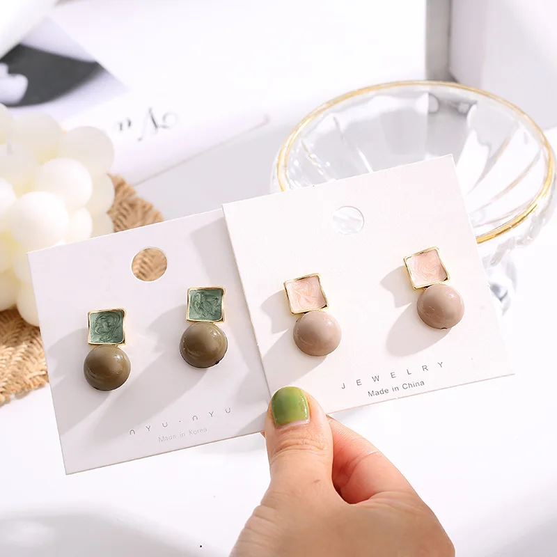 2020 New Korean Fashion Acrylic Round Geometric Stud Earrings Simple Female Earring For Women Jewelry Gifts
2020 New Korean Fashion Acrylic Round Geometric Stud Earrings Simple Female Earring For Women Jewelry Gifts