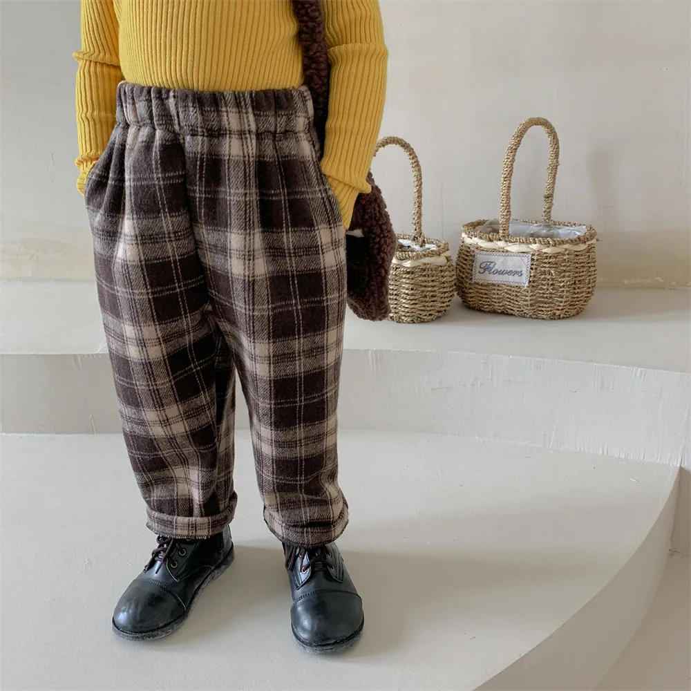 2021 autumn and winter woolen pants Korean children's clothing, coffee plaid pants plus cashmere, boys and girls
2021 autumn and winter woolen pants Korean children's clothing, coffee plaid pants plus cashmere, boys and girls