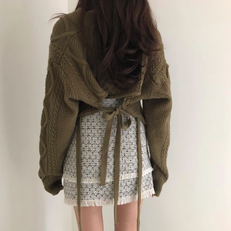 Женская Осенняя короткая KnittedTwist свитер пуловер с низким вырезом на спине