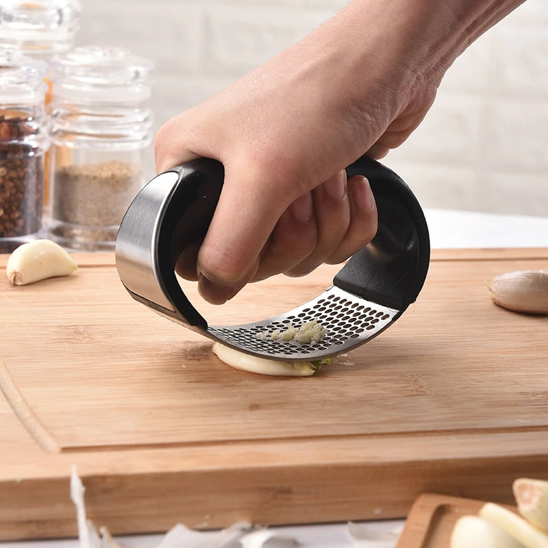 1PC Garlic Presses Kitchen Gadgets Stainless Steel Chopping Garlic Tools Manual Food Chopper Garlic Mincer Fruit Vegetable Tools
1PC Garlic Presses Kitchen Gadgets Stainless Steel Chopping Garlic Tools Manual Food Chopper Garlic Mincer Fruit Vegetable Tools