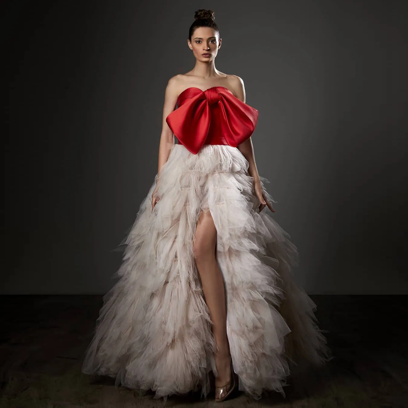 Fashion Bowknot Prom Dress Strapless Red And White Ball Gown High Said Slit Floor Length Tull Party Gown Birthday Party Dress 
Fashion Bowknot Prom Dress Strapless Red And White Ball Gown High Said Slit Floor Length Tull Party Gown Birthday Party Dress