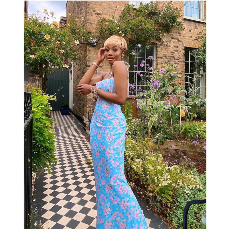 In autumn 2021, the new Amazon explosions sexy floral folds, backless straps, long skirts and dresses for women
In autumn 2021, the new Amazon explosions sexy floral folds, backless straps, long skirts and dresses for women