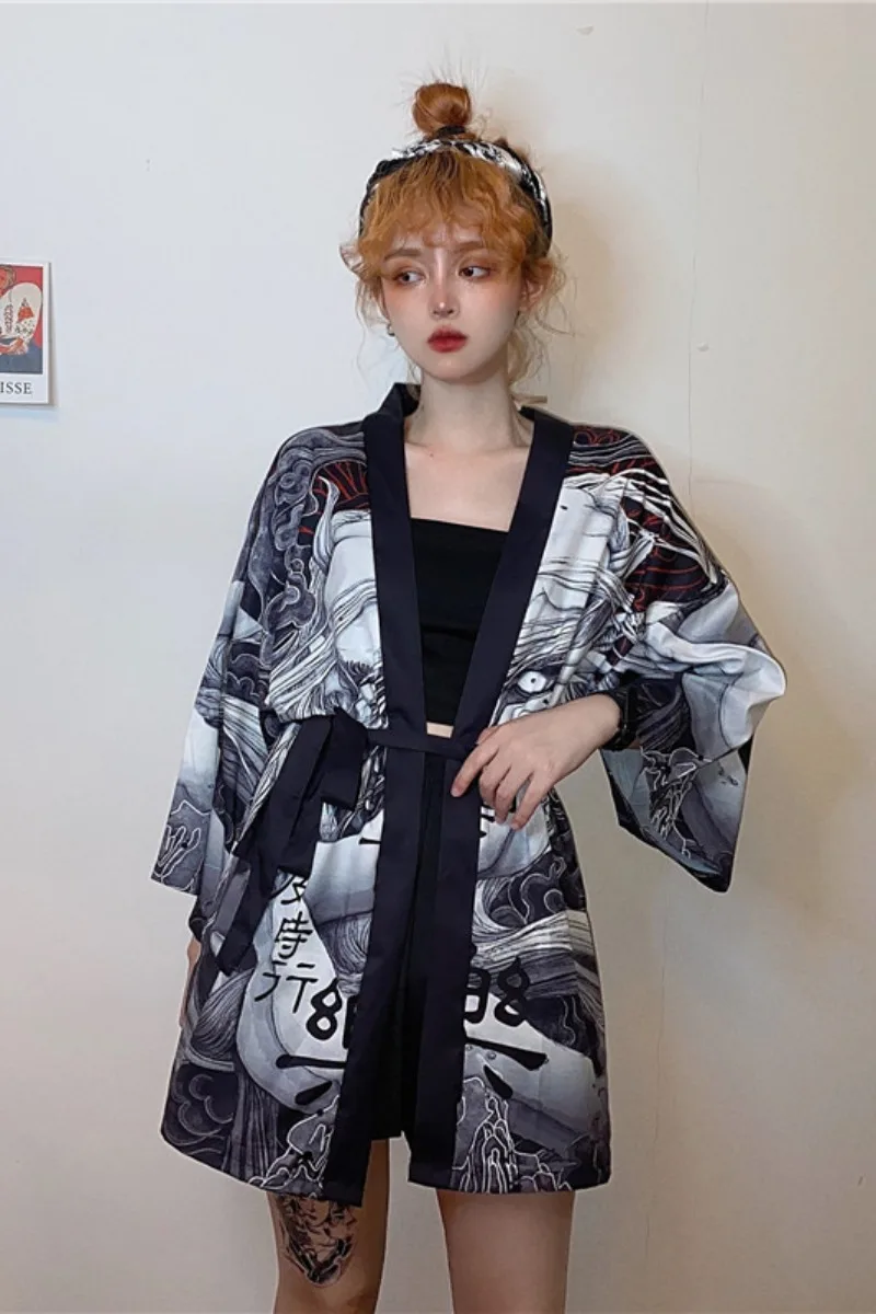 Traditional Folk Kimono Fashion Japanese Style Streetwear Summer Beach Kimono Men Women Sunscreen Cardigan Harajuku Kimono
Traditional Folk Kimono Fashion Japanese Style Streetwear Summer Beach Kimono Men Women Sunscreen Cardigan Harajuku Kimono