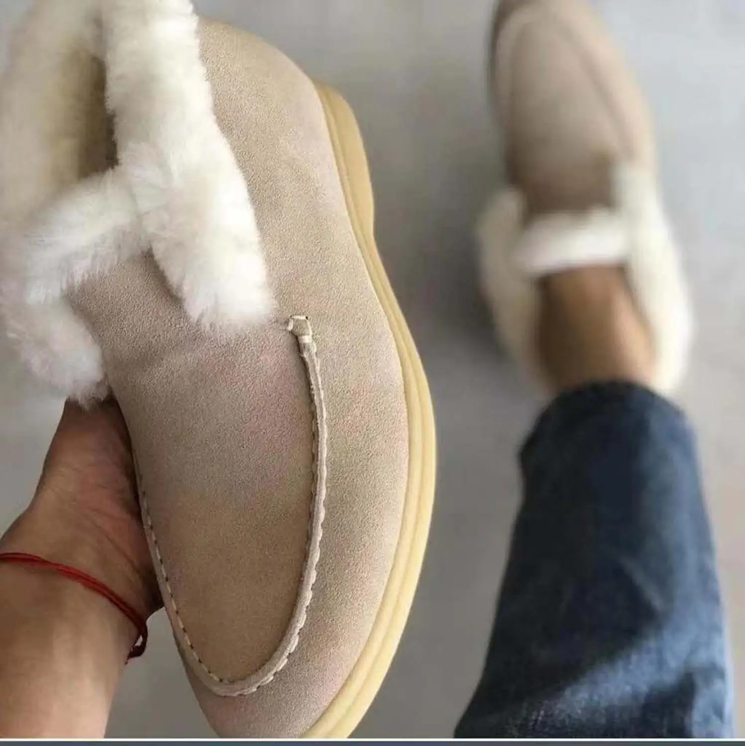 2020 Wool Fur Snow Boots Women Round Toe Red Nude Real Suede Warm Flat Bota Ladies Fashion Ankle Boots Winter Zapatos De Mujer
2020 Wool Fur Snow Boots Women Round Toe Red Nude Real Suede Warm Flat Bota Ladies Fashion Ankle Boots Winter Zapatos De Mujer