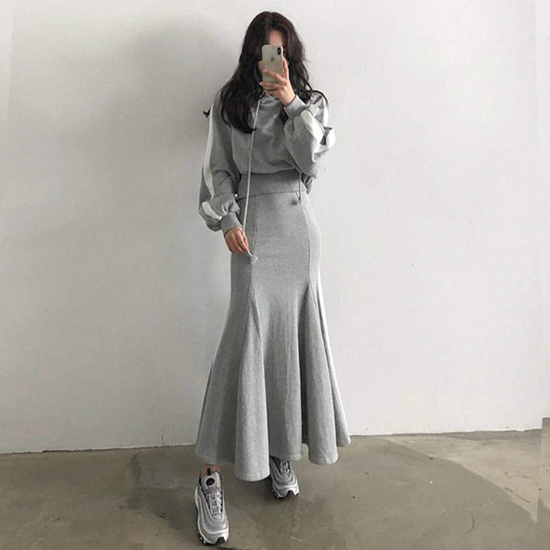 Autumn thin sweatshirt skirt suit Women ins loose casual suit 2020 new hooded short sweatshirt + fishtail skirt two-piece Female
Autumn thin sweatshirt skirt suit Women ins loose casual suit 2020 new hooded short sweatshirt + fishtail skirt two-piece Female