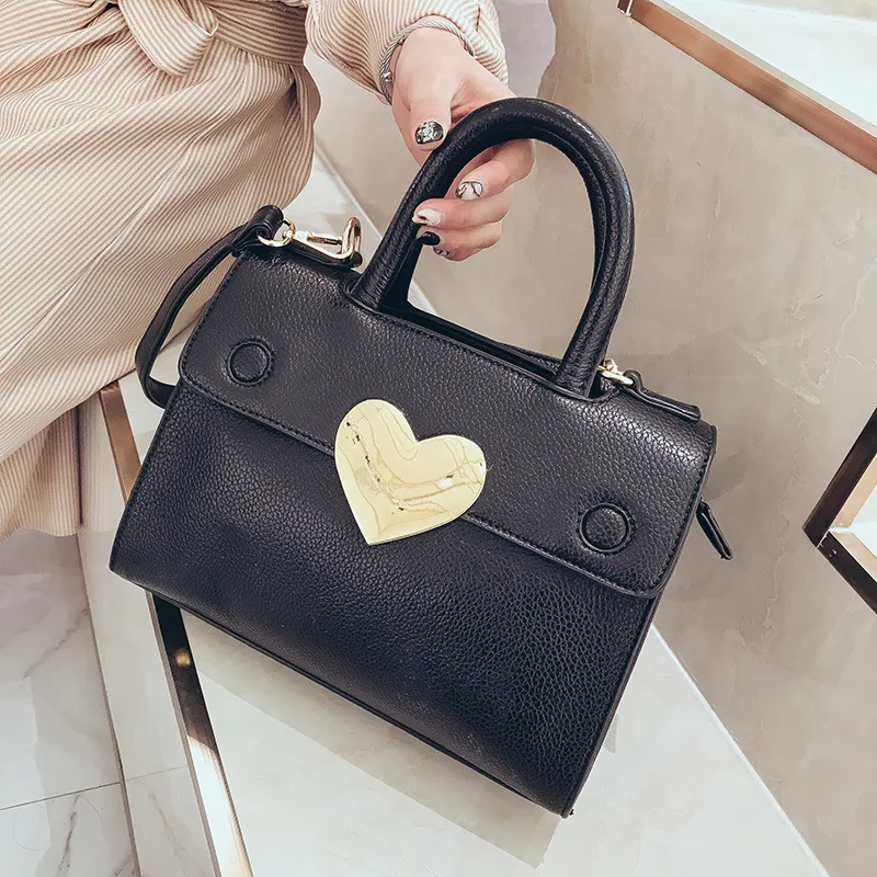 Brand Designer Ladies Red Handbag Bag 2021 New Fashion Niche Handbag Korean Version Large Capacity Female Bag Messenger Bag
Brand Designer Ladies Red Handbag Bag 2021 New Fashion Niche Handbag Korean Version Large Capacity Female Bag Messenger Bag