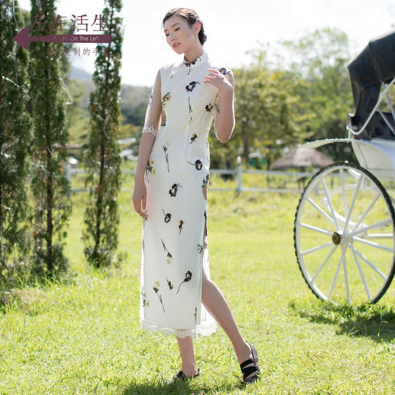 Summer new style artistic temperament elegant lace medium sleeve embroidered slim cheongsam medium length female
Summer new style artistic temperament elegant lace medium sleeve embroidered slim cheongsam medium length female