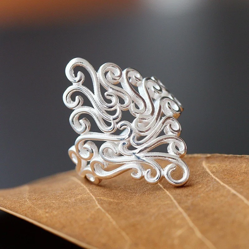 Creative Silver Color Rhombus Hollow Out Engraving Flower Geometric Pattern Ring for Women Party Jewelry Size 5-12
Creative Silver Color Rhombus Hollow Out Engraving Flower Geometric Pattern Ring for Women Party Jewelry Size 5-12