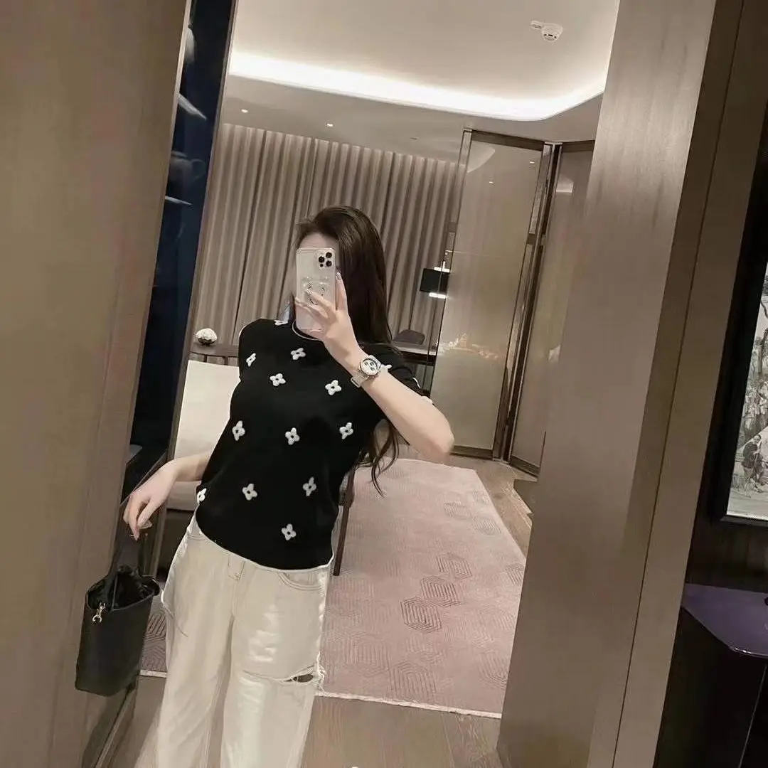 2021 spring fashion 3D embroidery versatile knitting top flower short sleeve t-shirt female
2021 spring fashion 3D embroidery versatile knitting top flower short sleeve t-shirt female
