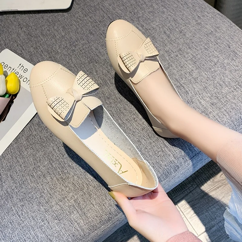 Spring New Women's Flat Shoes Fashion Simple Sweet Wild Bow Decoration Elegant Small Fresh Women's Single Shoes 2021
Spring New Women's Flat Shoes Fashion Simple Sweet Wild Bow Decoration Elegant Small Fresh Women's Single Shoes 2021