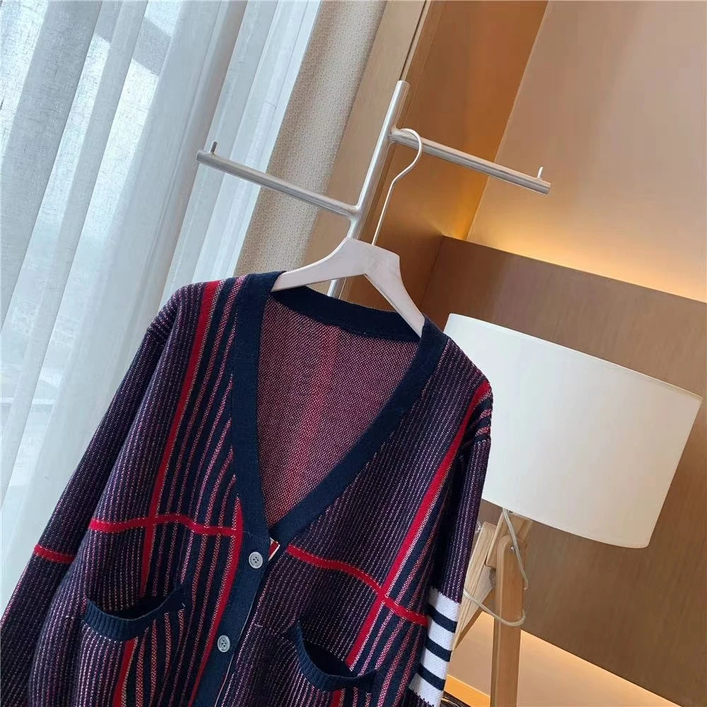 Juice Snow 2020 Fall New College Style Knit Sweater Contrast Striped Red And Black Cardigan Women
Juice Snow 2020 Fall New College Style Knit Sweater Contrast Striped Red And Black Cardigan Women