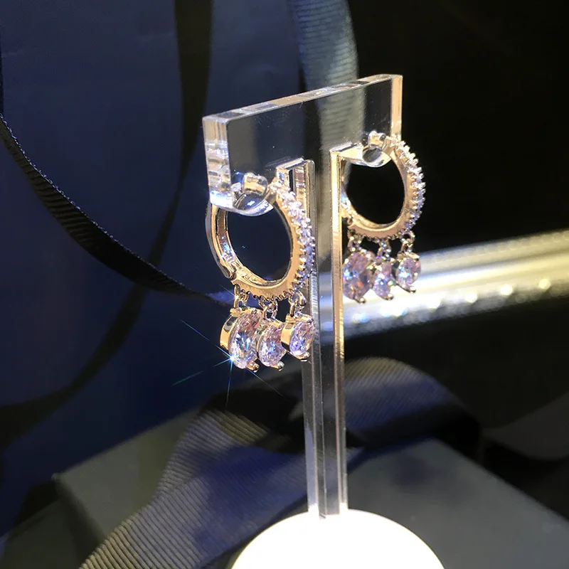 High Quality Trendy Cubic Earrings Hoop New Trendy Personality For Women Round Zircon Temperament Long Tassel Ears Jewelry
High Quality Trendy Cubic Earrings Hoop New Trendy Personality For Women Round Zircon Temperament Long Tassel Ears Jewelry