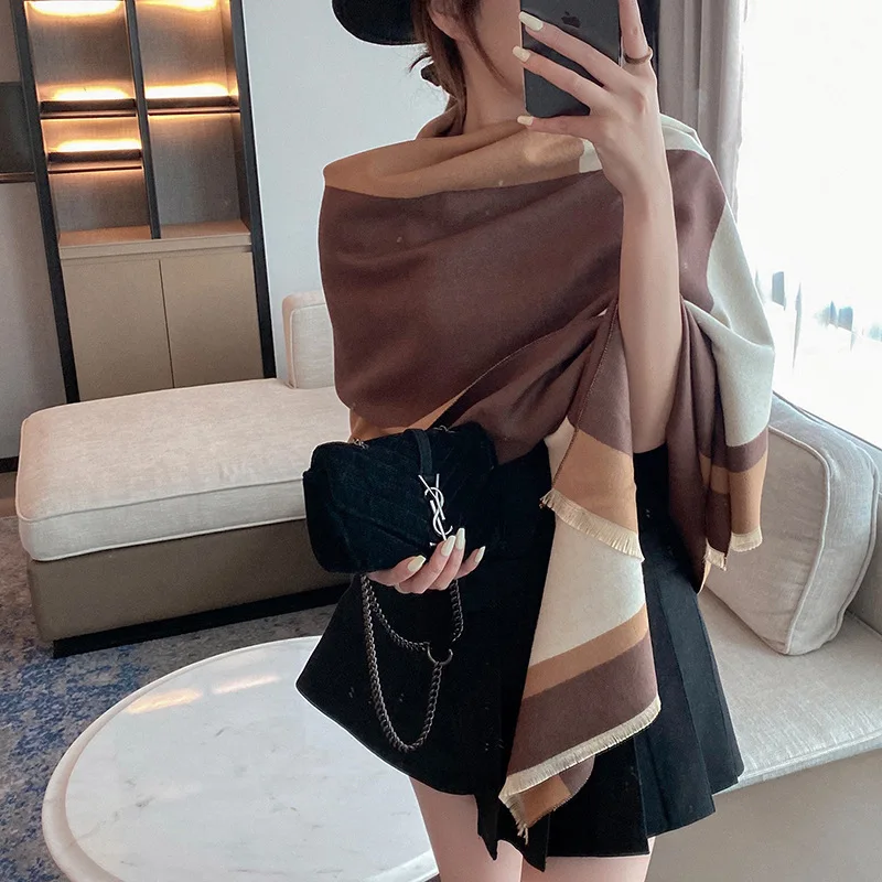 JTVOVO 2021 New 65x180CM 4 Colors Imitated Cashmere Women's Winter Warm Windproof Luxury Scarf Fashion Big Lattice Fringed Shawl
JTVOVO 2021 New 65x180CM 4 Colors Imitated Cashmere Women's Winter Warm Windproof Luxury Scarf Fashion Big Lattice Fringed Shawl