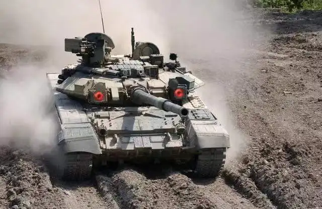 HENGLONG 3938-1 RC Танк русский T90 / T-90 1/16 Запасные части № светильник/красные глаза |
