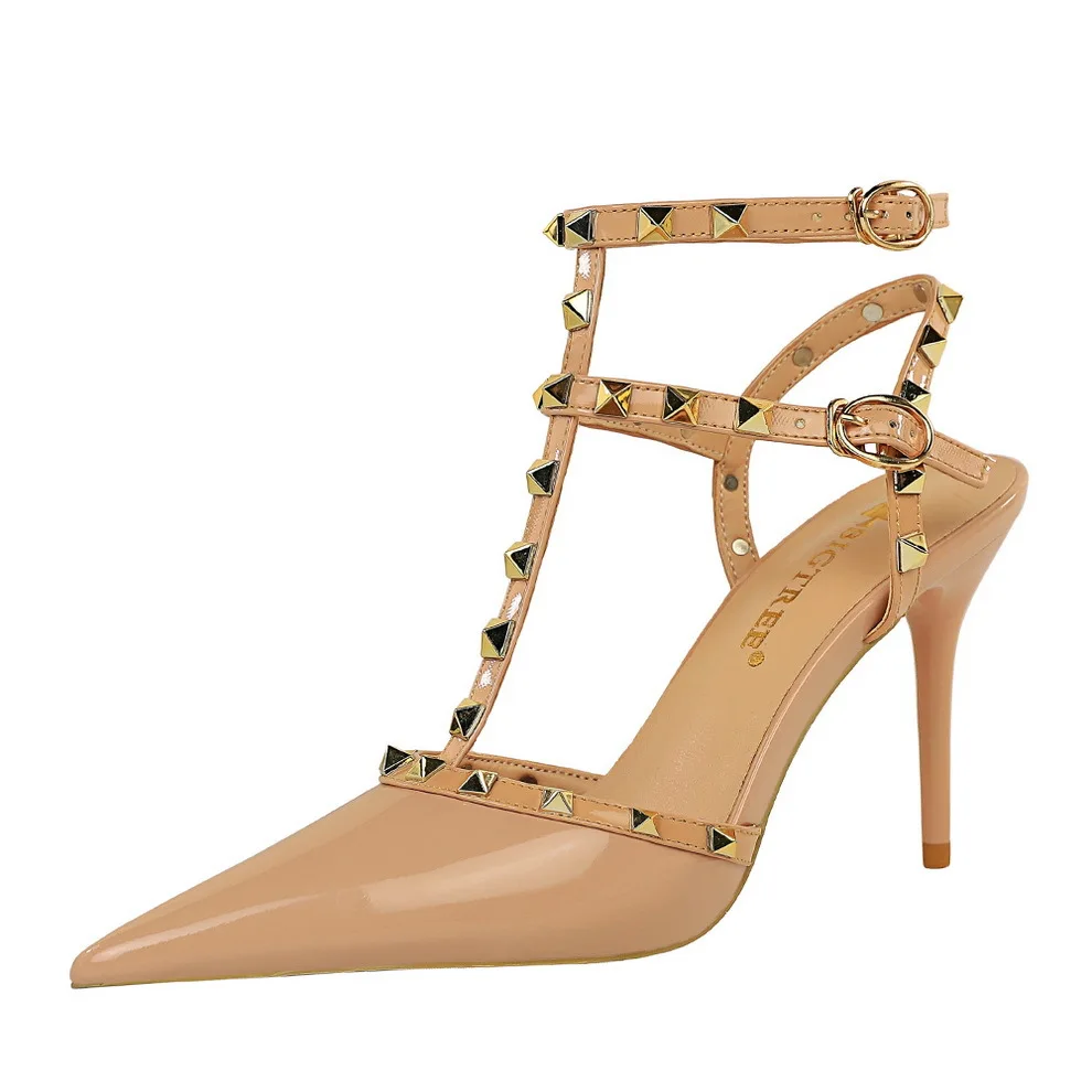 Women High Heels Patent Leather Sandals Rivet Solid Color Female Thin High Heels Pointed Toe Ladies Summer Fashion Sexy Shoes
Women High Heels Patent Leather Sandals Rivet Solid Color Female Thin High Heels Pointed Toe Ladies Summer Fashion Sexy Shoes