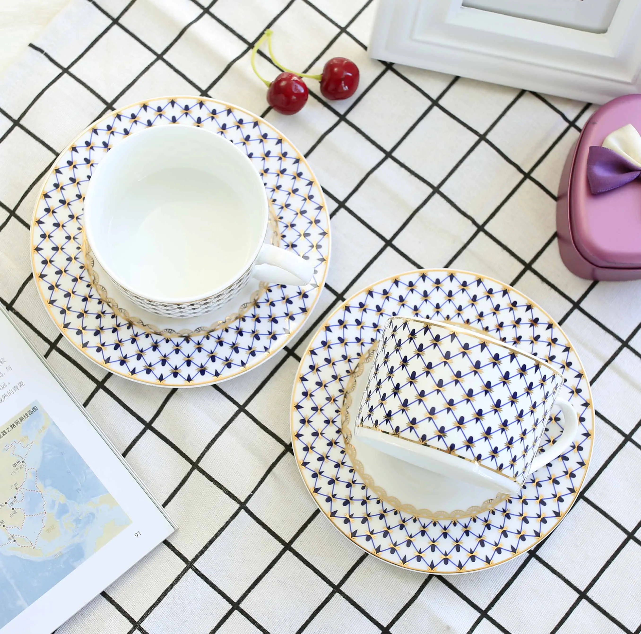 Creative Bone China Ceramic Tea Coffee Cup Set Simple Gold Rim Light Luxury Arabic Coffee Set Tazas De Cafe Home Garden BE50CP
Creative Bone China Ceramic Tea Coffee Cup Set Simple Gold Rim Light Luxury Arabic Coffee Set Tazas De Cafe Home Garden BE50CP