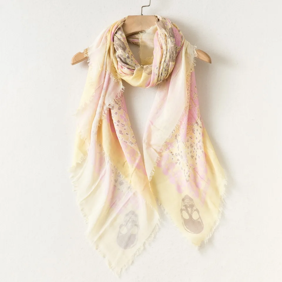 Женский большой квадратный шарф из модала и хлопка, всесезонный стиль
Женский большой квадратный шарф из модала и хлопка, всесезонный стиль