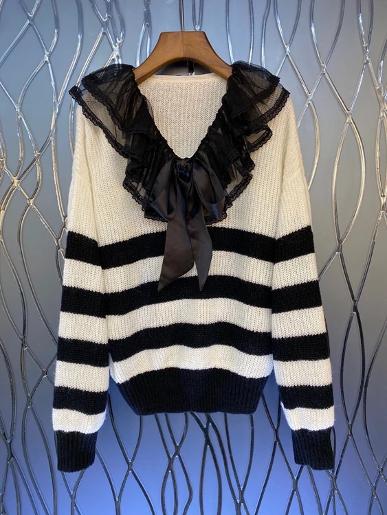 2021 new women fashion V-neck with lace trim stitching and trim neckline long-sleeved striped sweater 927
2021 new women fashion V-neck with lace trim stitching and trim neckline long-sleeved striped sweater 927