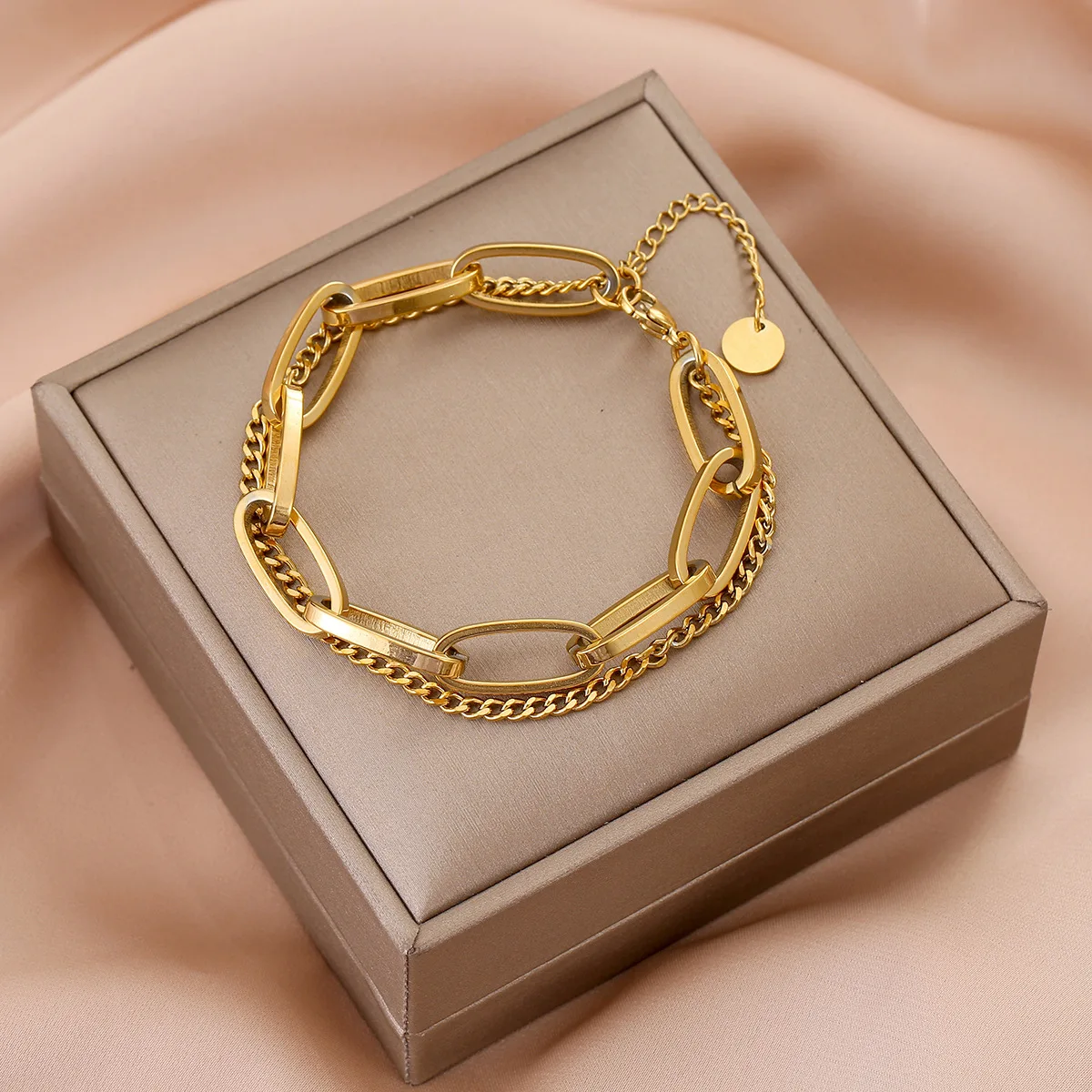 SIPENGJEL Fashion Stainless Steel Metal Thick Chain Adjustable Bracelets For Women Ladies Gold Color Bracelets On Hand Jewelry
SIPENGJEL Fashion Stainless Steel Metal Thick Chain Adjustable Bracelets For Women Ladies Gold Color Bracelets On Hand Jewelry