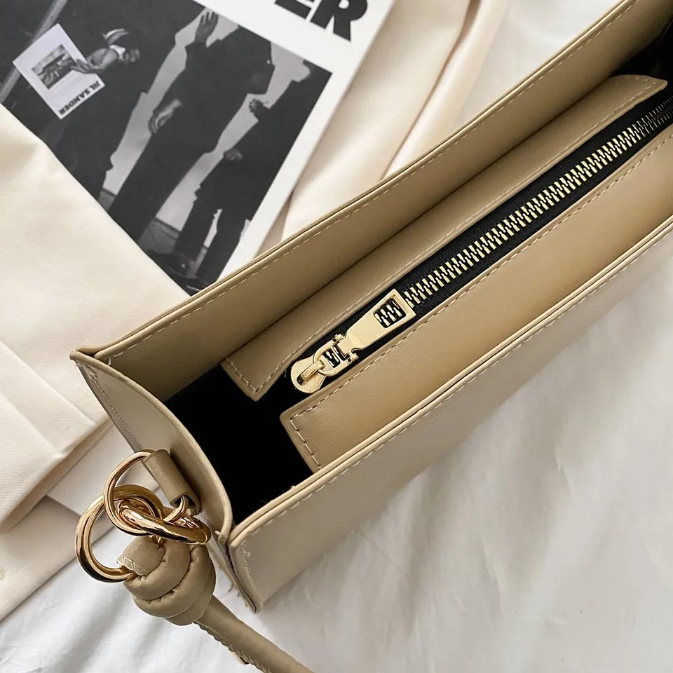 Solid Color PU Leather Shoulder Bags Women Shopping Trendy Handbags Messenger Bag Stylish Purse Zipper Casual Fashion Style
Solid Color PU Leather Shoulder Bags Women Shopping Trendy Handbags Messenger Bag Stylish Purse Zipper Casual Fashion Style