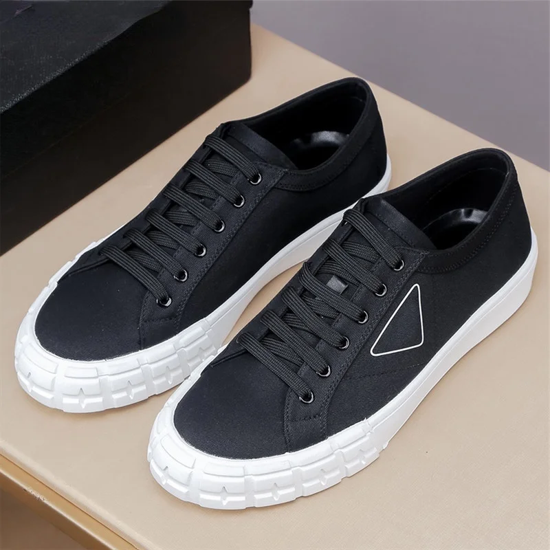 High-quality Luxury Designer Men's Canvas Shoes Casual Tennis Brand Male Sneakers Spring And Autumn New Fashion Flat Boy Shoes
High-quality Luxury Designer Men's Canvas Shoes Casual Tennis Brand Male Sneakers Spring And Autumn New Fashion Flat Boy Shoes