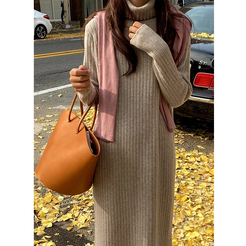 Knitted dress women's autumn and winter 2020 new over the knee mid length loose high collar wool dress
Knitted dress women's autumn and winter 2020 new over the knee mid length loose high collar wool dress