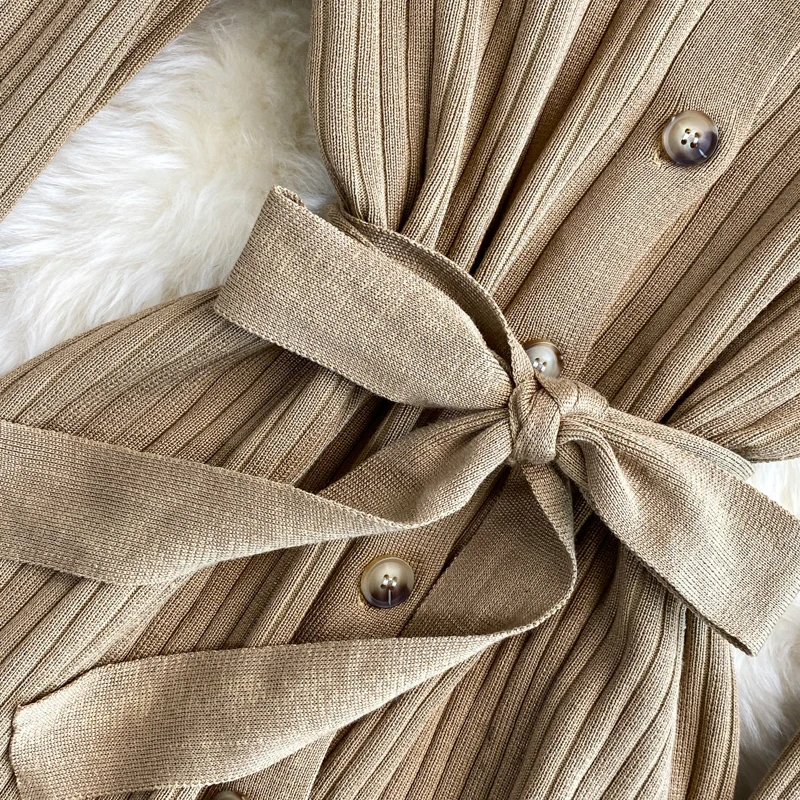 Korean Knitted Dress Women Long Sleeve V Neck Single Breasted Slim Dress Autumn Fashion Streetwear Sweater Dress Clothing
Korean Knitted Dress Women Long Sleeve V Neck Single Breasted Slim Dress Autumn Fashion Streetwear Sweater Dress Clothing