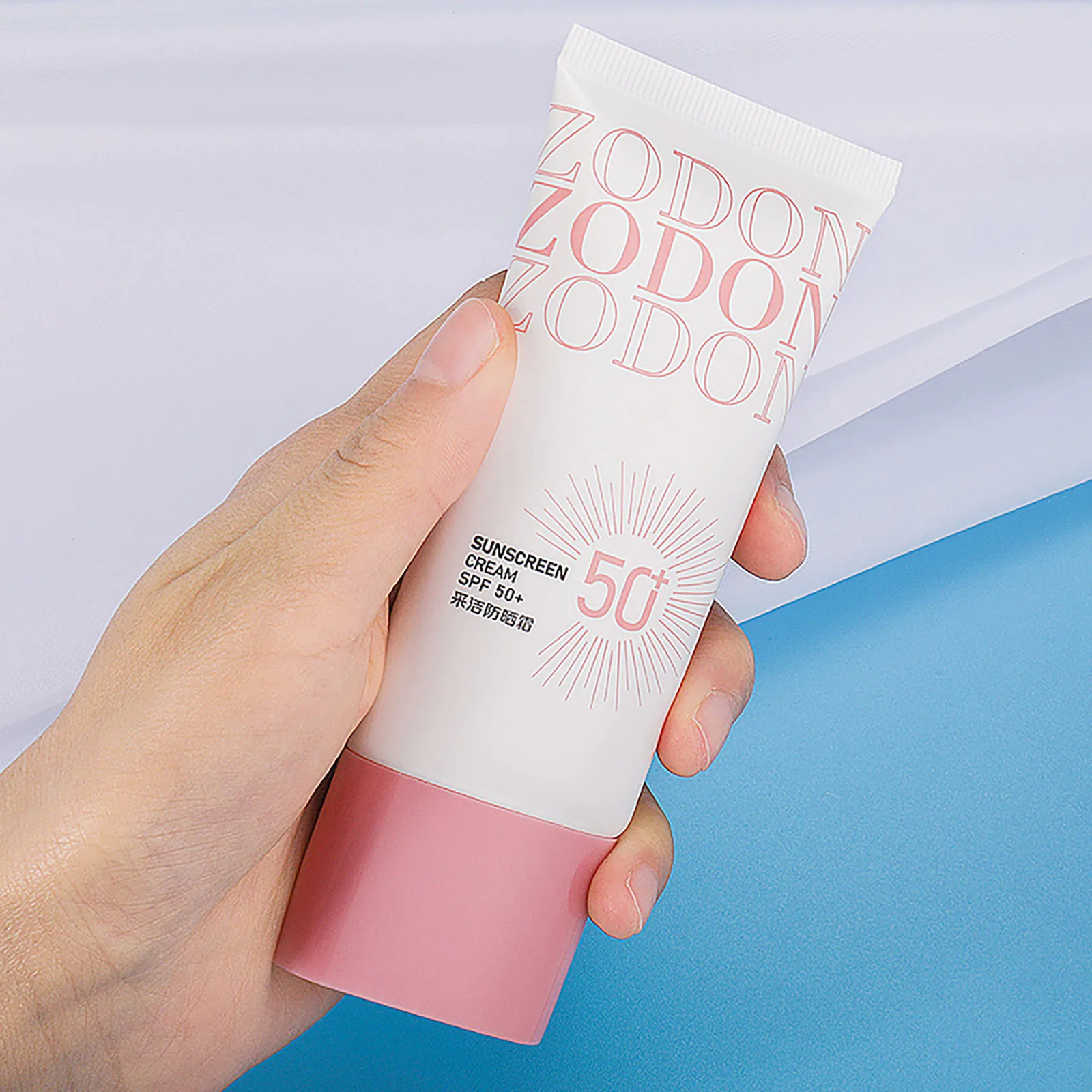 Fashion Summer Outdoor Beach 60ml Sunscreen Isolating Sunscreen Lotion Moisturizing SPF50+ Skin Accessories
Fashion Summer Outdoor Beach 60ml Sunscreen Isolating Sunscreen Lotion Moisturizing SPF50+ Skin Accessories