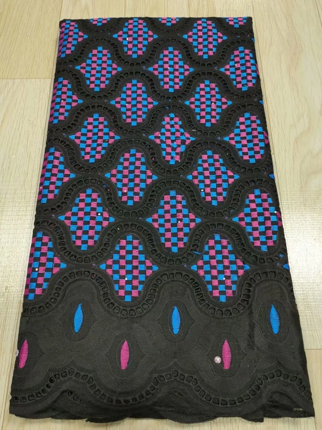 2020 Latest Swiss Voile Lace Fabric Rhinestones Black Embroidered Polished Cotton Lace Fabric African Lace Materials Wedding FSS
2020 Latest Swiss Voile Lace Fabric Rhinestones Black Embroidered Polished Cotton Lace Fabric African Lace Materials Wedding FSS