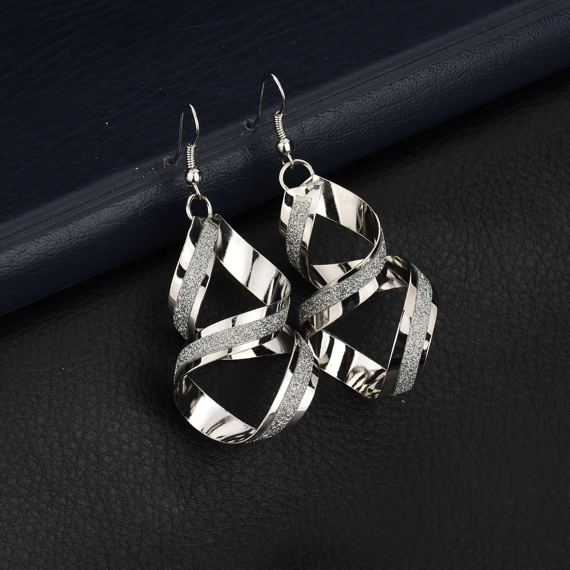 New European and American fashion pop rock punk personality OL spiral dangle earrings jewelry for women
New European and American fashion pop rock punk personality OL spiral dangle earrings jewelry for women