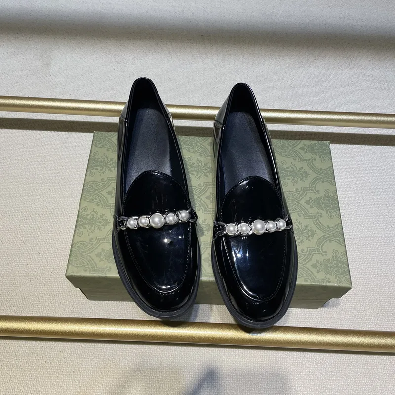 Spring Women Fashion Shoes Girls Pearl Loafers Woman Brand Shoes Ladies Round Toe Oxfords Female Shoes Patent Leather Moccasin
Spring Women Fashion Shoes Girls Pearl Loafers Woman Brand Shoes Ladies Round Toe Oxfords Female Shoes Patent Leather Moccasin