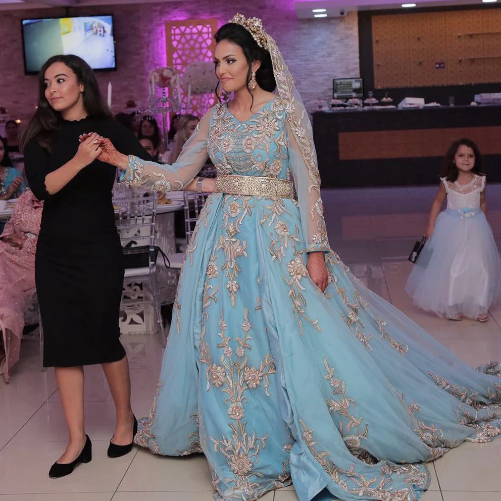 Elegant Moroccan Kaftan Wedding Dress Long Sleeve Appliques Lace Muslim Bridal Gowns Satin Tulle Algerian Bride Dress
Elegant Moroccan Kaftan Wedding Dress Long Sleeve Appliques Lace Muslim Bridal Gowns Satin Tulle Algerian Bride Dress