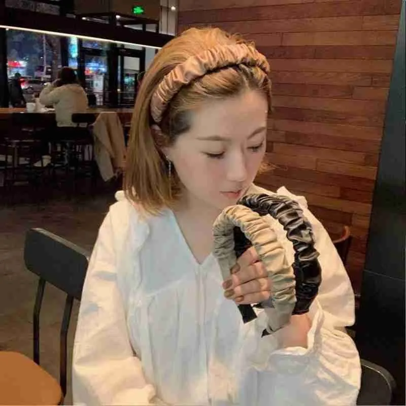Fashion Vintage Color PU Leather Pleated Headband Elastic Accessories Hair Bands Female Retro Hairpin For Women Girls
Fashion Vintage Color PU Leather Pleated Headband Elastic Accessories Hair Bands Female Retro Hairpin For Women Girls