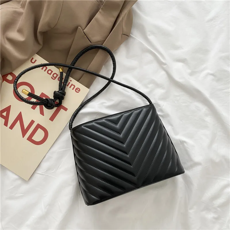 New Woman Shoulder Bag Fashionable Simple Chain Messenger Bag High Quality Luxury Designer Handbag 2021 New Female Underarm Bag
New Woman Shoulder Bag Fashionable Simple Chain Messenger Bag High Quality Luxury Designer Handbag 2021 New Female Underarm Bag