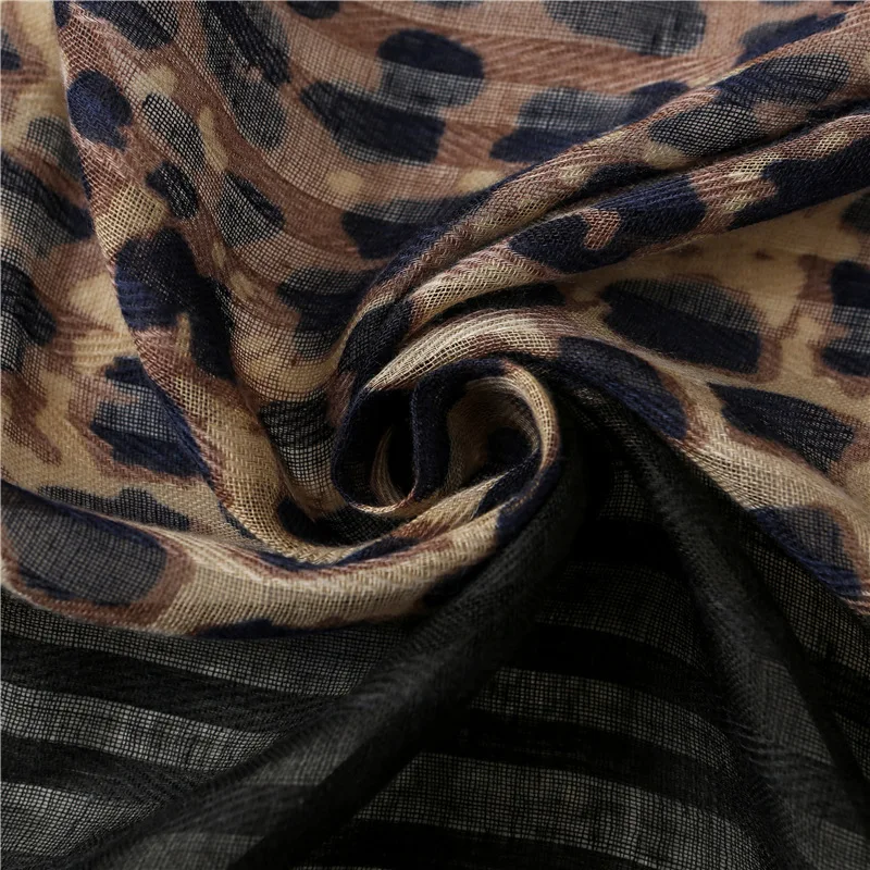 2020 Spring women ethnic style silk scarf Fashion Sunscreen Scarves winter Cotton and hemp Beach Towel Lady Leopard Print Shawl
2020 Spring women ethnic style silk scarf Fashion Sunscreen Scarves winter Cotton and hemp Beach Towel Lady Leopard Print Shawl
