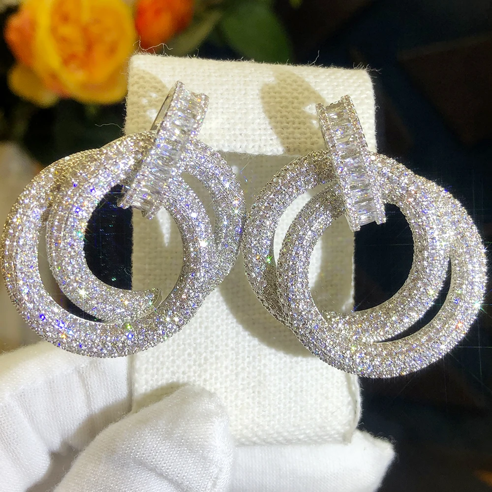 KellyBola Exquisite Luxury Geometric Ring-Shaped Full Cubic Zirconia Earrings Women's Wedding Party Anniversary Fine Jewelry
KellyBola Exquisite Luxury Geometric Ring-Shaped Full Cubic Zirconia Earrings Women's Wedding Party Anniversary Fine Jewelry