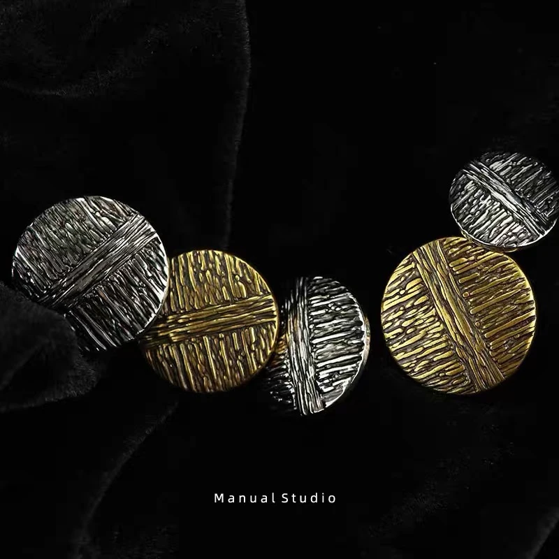 10pcs/lot 18/25mm Golden Big Buttons for Coat Sewing Supplies and Accessories Vintage Metal Clothing Buttons DIY Sewing Buttons
10pcs/lot 18/25mm Golden Big Buttons for Coat Sewing Supplies and Accessories Vintage Metal Clothing Buttons DIY Sewing Buttons