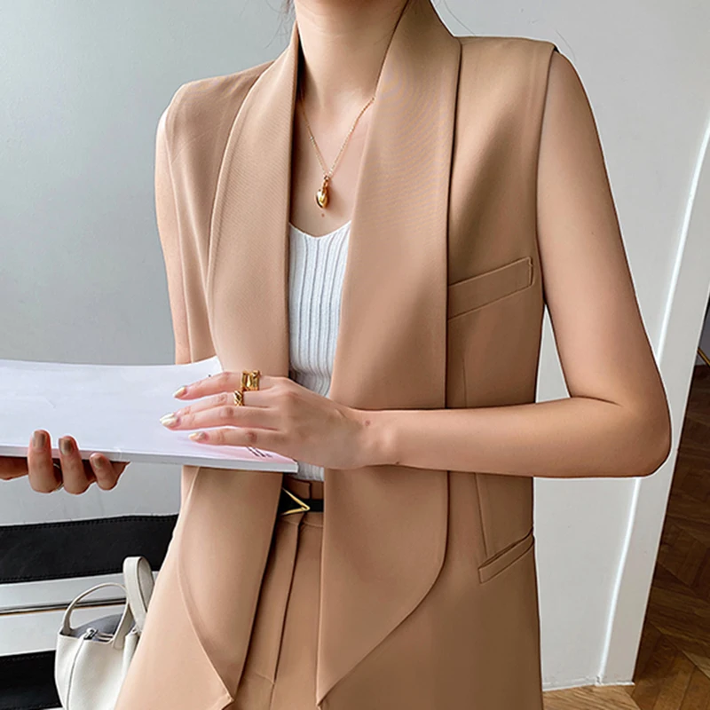 TWOTWINSTYLE Casual Two Piece Sets For Female Lapel Collar Sleeveless Coat With High Waist Shorts Women's Casual Suits Fashion
TWOTWINSTYLE Casual Two Piece Sets For Female Lapel Collar Sleeveless Coat With High Waist Shorts Women's Casual Suits Fashion