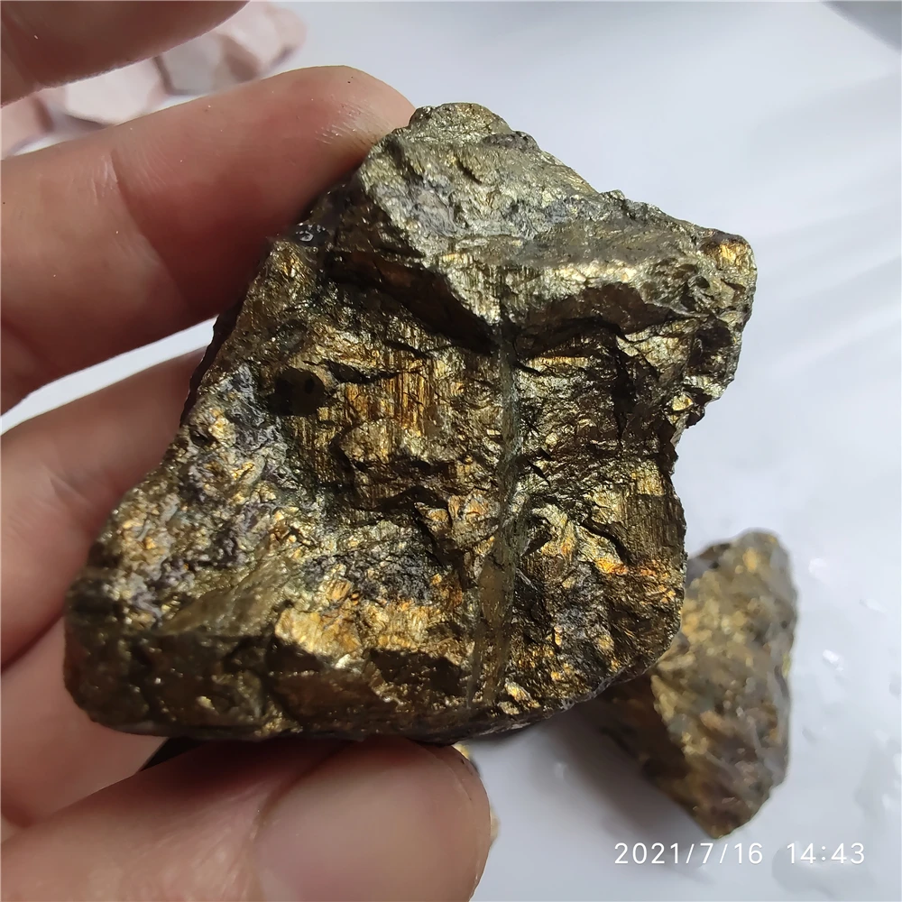 Natural Containing Gold Silver and Copper Ore CuFeS2 Chalcopyrite Mineral Crystal Ore Stone Teaching Specimens Experimental
Natural Containing Gold Silver and Copper Ore CuFeS2 Chalcopyrite Mineral Crystal Ore Stone Teaching Specimens Experimental
