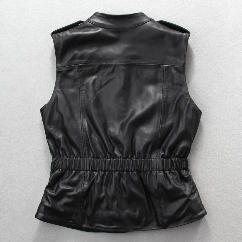 Женская куртка из натуральной кожи без рукавов с эластичным поясом черный