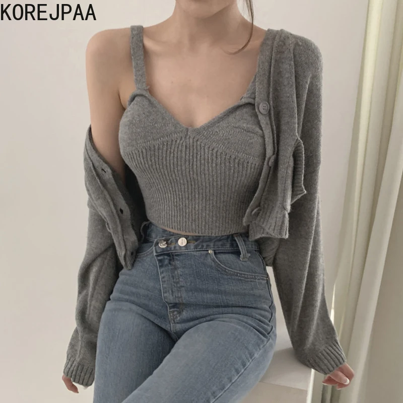 Korejpaa Elegant Women Suit 2021 Autumn Casual V-neck Sleeveless Knitwear Vest Ladies Long Sleeve Solid Color Cardigan Two Piece
Korejpaa Elegant Women Suit 2021 Autumn Casual V-neck Sleeveless Knitwear Vest Ladies Long Sleeve Solid Color Cardigan Two Piece