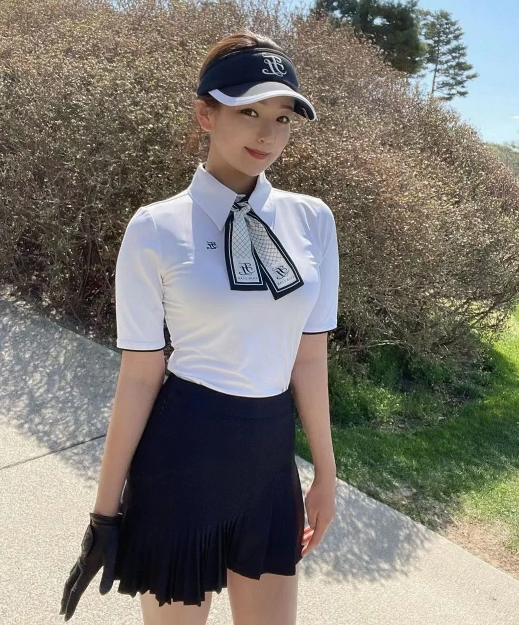 Golf clothing women's breathable and quick drying outdoor sports sweat wicking slim polo t-shirt fashion golf top
Golf clothing women's breathable and quick drying outdoor sports sweat wicking slim polo t-shirt fashion golf top