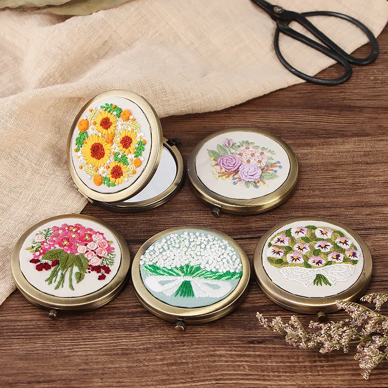 Embroidered DIY Makeup Mirror Portable Portable Double Sided Mirror 3D Hand-Made Creative for Making Fabric Material Box Three-d
Embroidered DIY Makeup Mirror Portable Portable Double Sided Mirror 3D Hand-Made Creative for Making Fabric Material Box Three-d