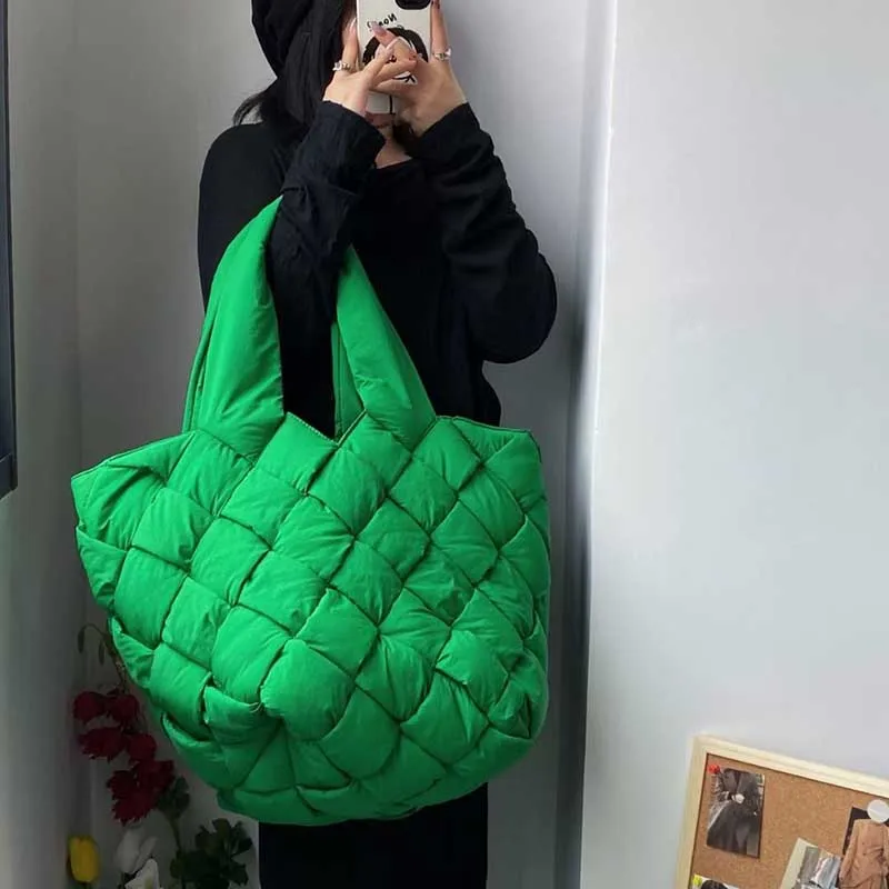 Fashion Canvas Woven Large Padded Tote Bag Designer Women Handbags Luxury Down Cotton Shoulder Bags Casual Big Shopper Sac 2022
Fashion Canvas Woven Large Padded Tote Bag Designer Women Handbags Luxury Down Cotton Shoulder Bags Casual Big Shopper Sac 2022